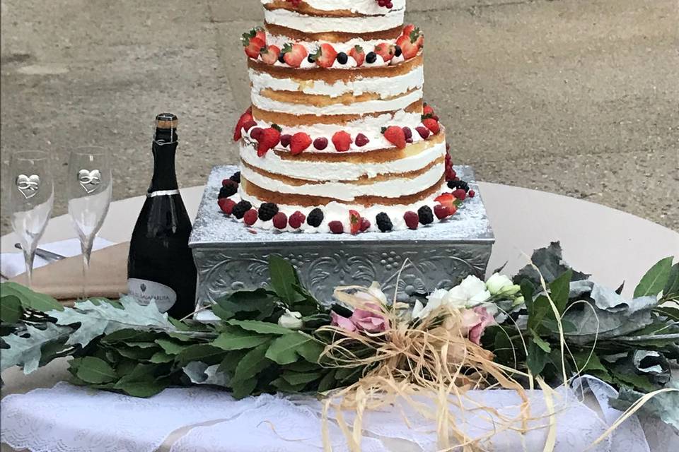 Naked cake