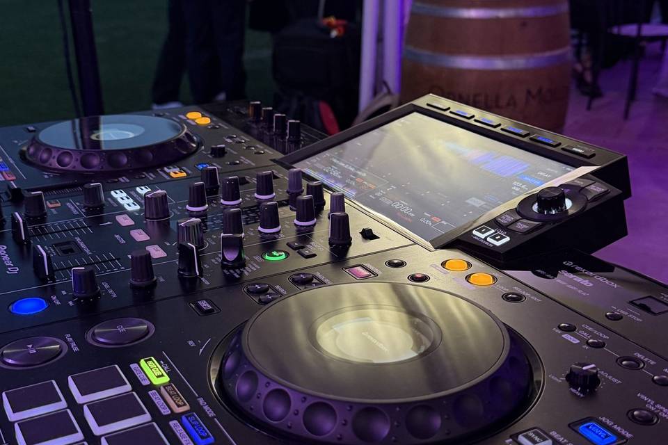 DJ Set-up