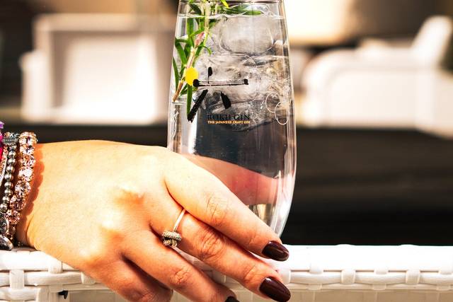 Roku gin tonic