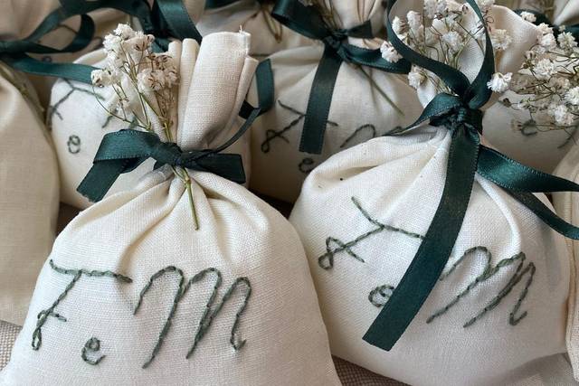 Bluricamo – Ricami per matrimonio