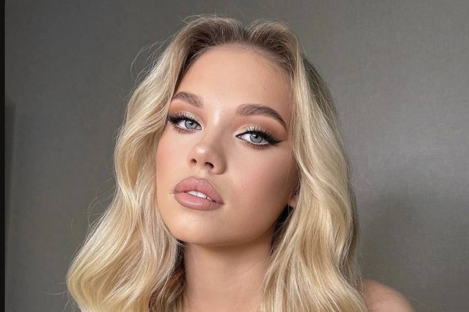 Anna Costa Make-up Artist