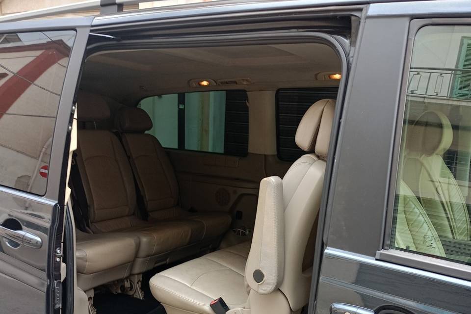 Minivan