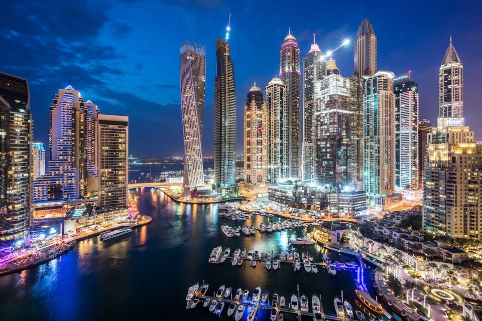 Dubai by night