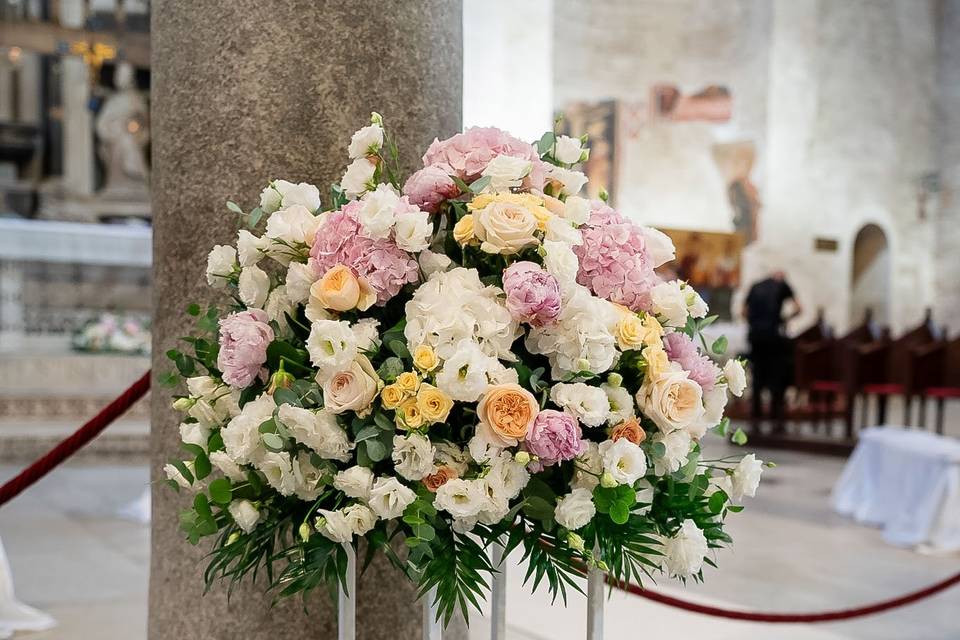 composizione_fiorale_piedistallo_grande