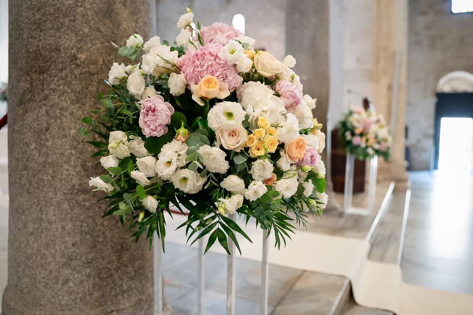 composizione_fiorale_stand_chiesa