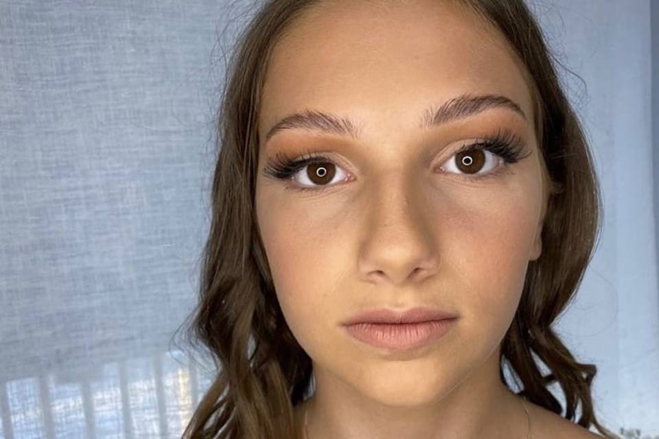 Glow bridal make-up