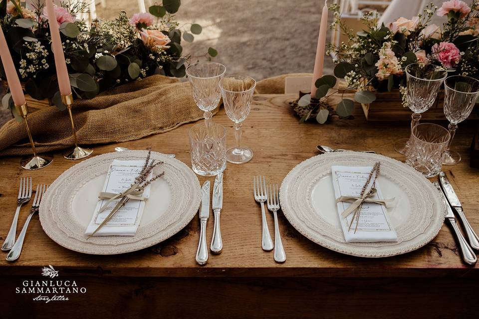 Tavolo sposi stile rustico