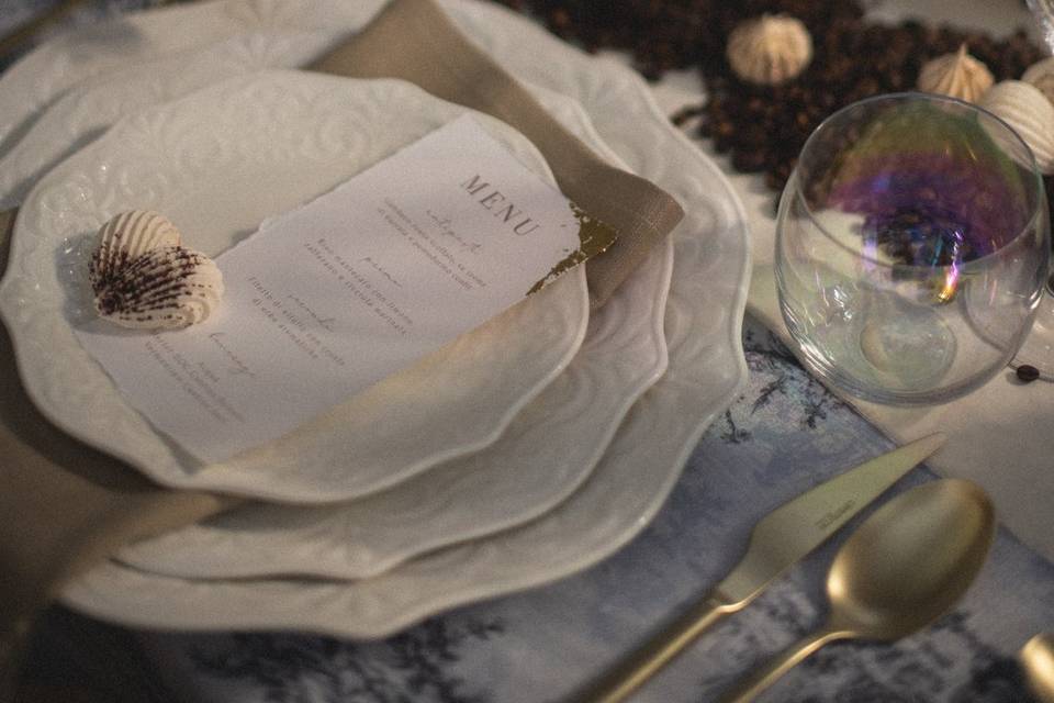 Menu con bordi sfrangiati