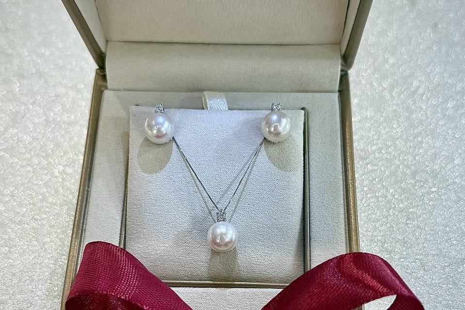 Parure di brillanti e perle