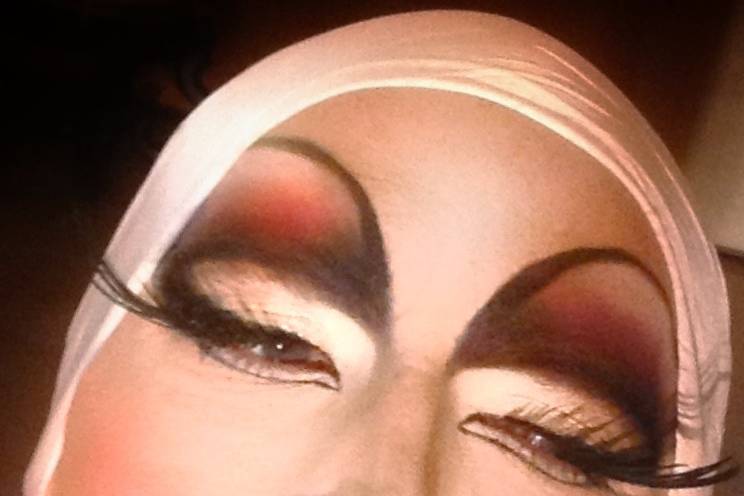 Drag makeup