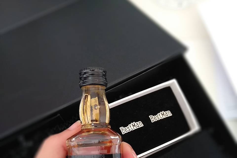 Mini jack daniel's in wow box