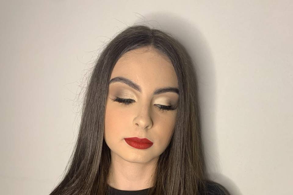 Cut Crease with red lips.