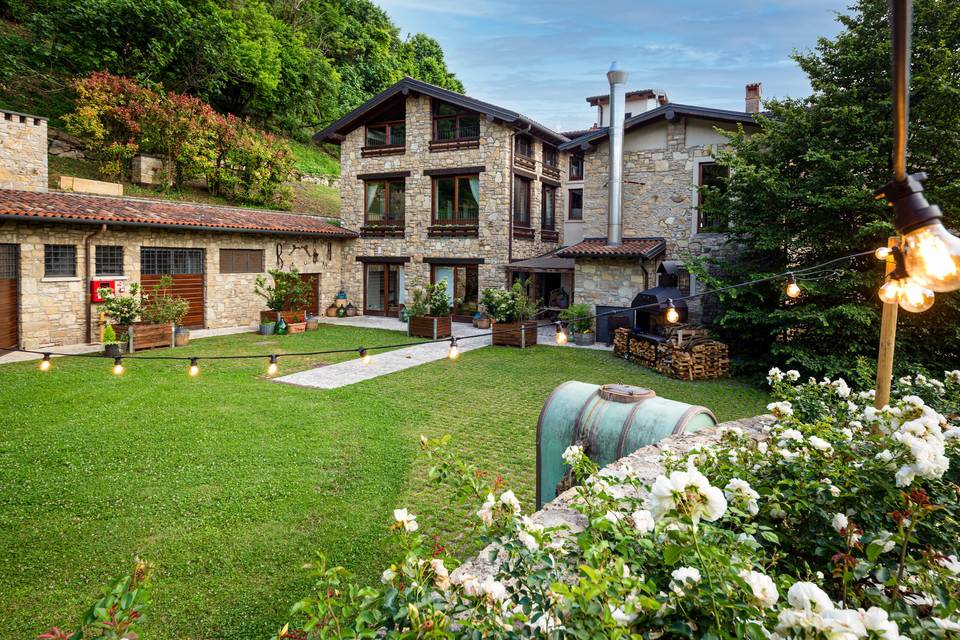 Un antica cascina nel verde