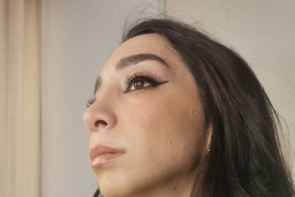 Make-up eyeliner