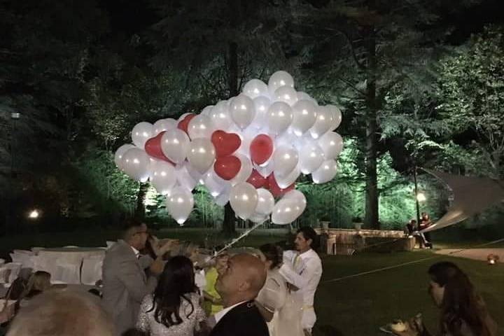 Preparazione lancio palloncini