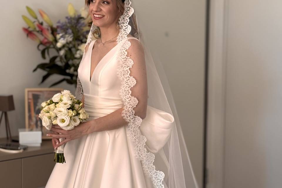 Makeup-hairstyle-bride
