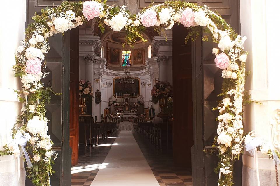 Arco esterno chiesa