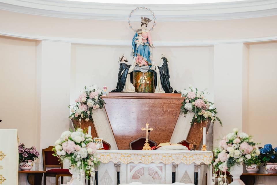 Statua altare