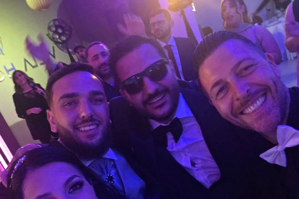 Selfie con gli sposi