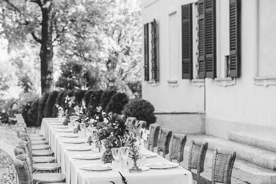 Tavola imperiale fronte villa