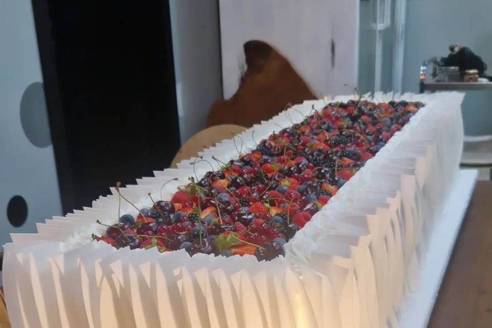 Long wafer paper cake