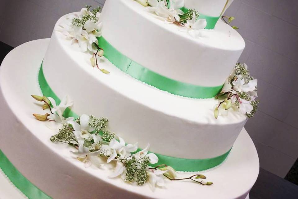 Wedding cake in verde