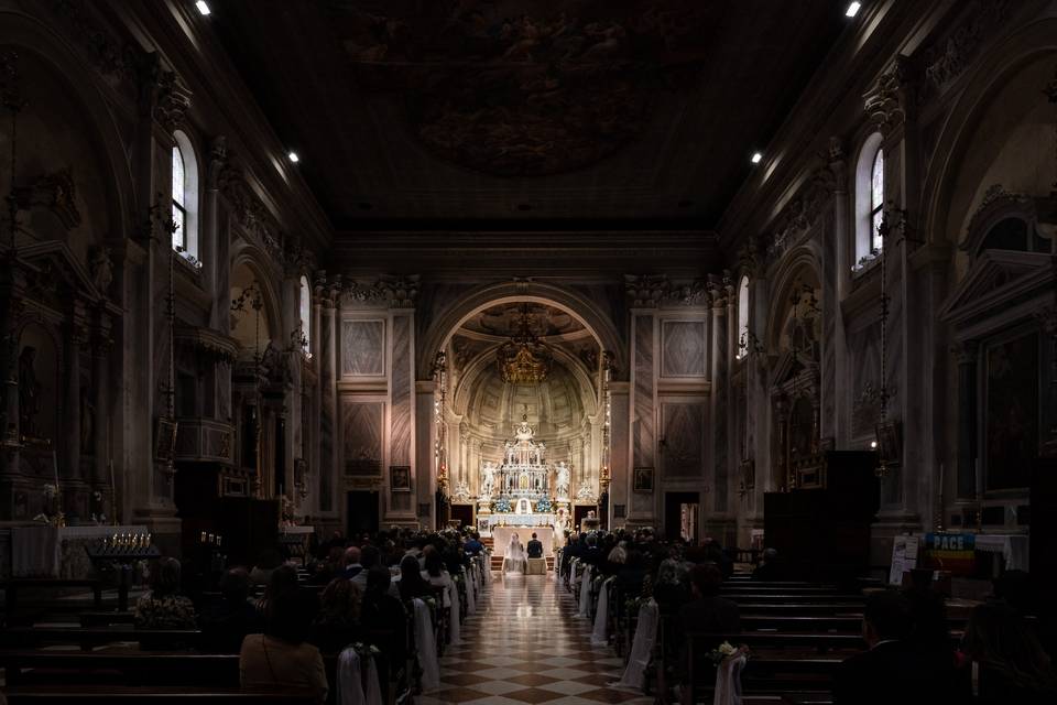 Luce in chiesa