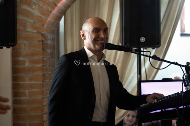 Adriano Dj e Music Live