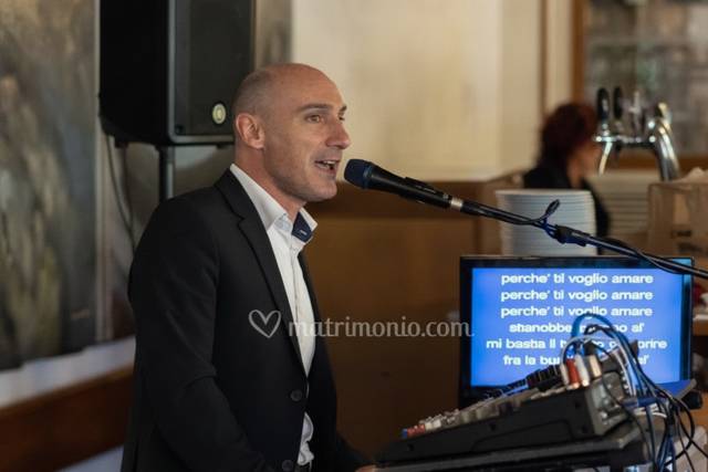 Adriano Dj e Music Live