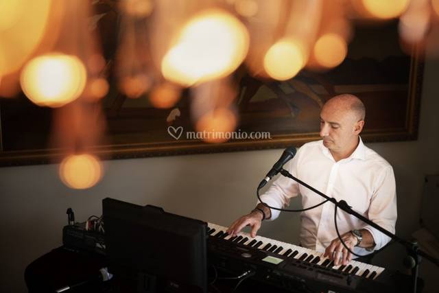 Adriano Dj e Music Live