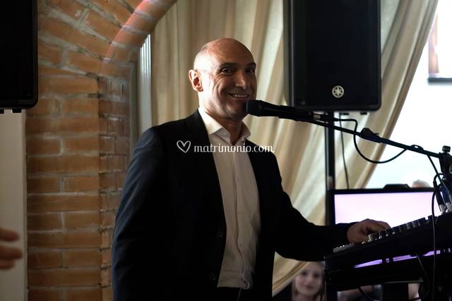 Adriano Dj e Music Live