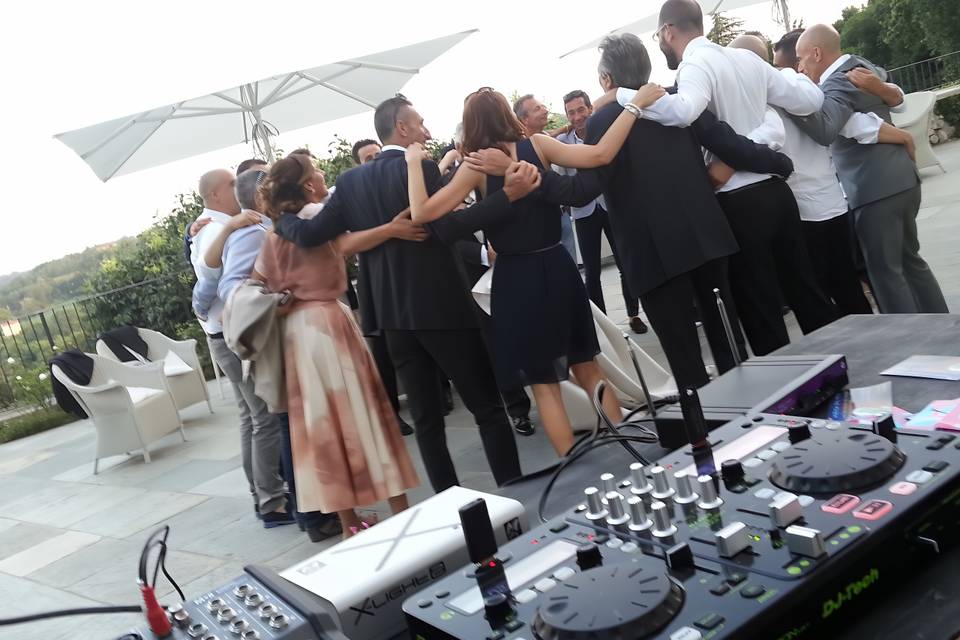Adriano DJ e Music Live