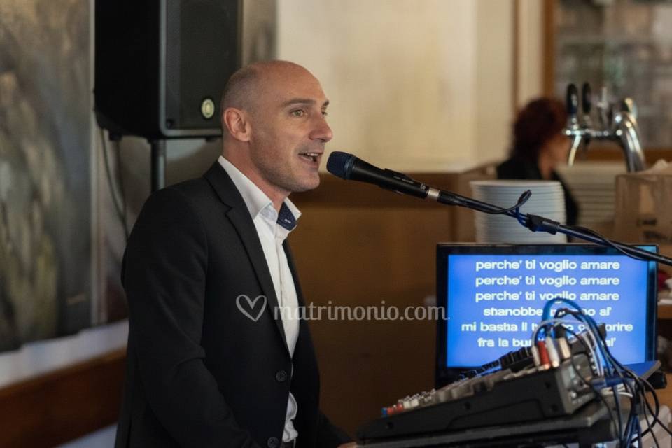 Adriano Dj e Music Live