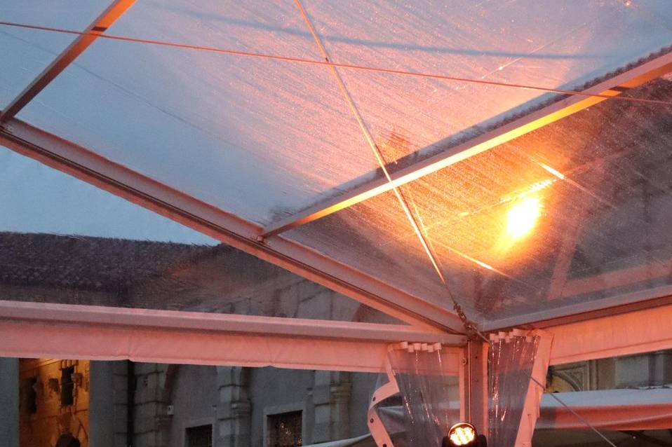 Illuminazione tensostruttura
