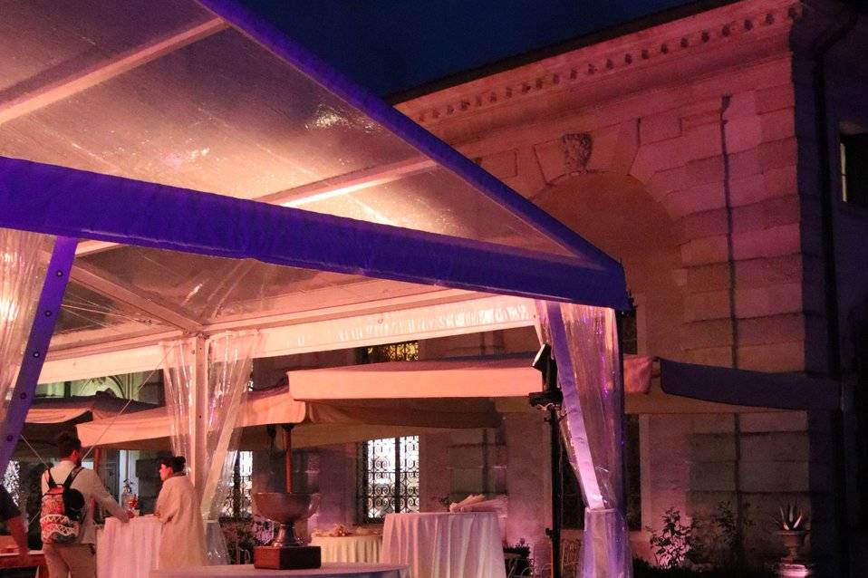Illuminazione tensostruttura