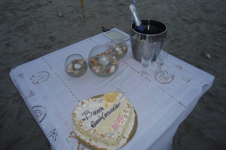 Anniversario torta e spumante