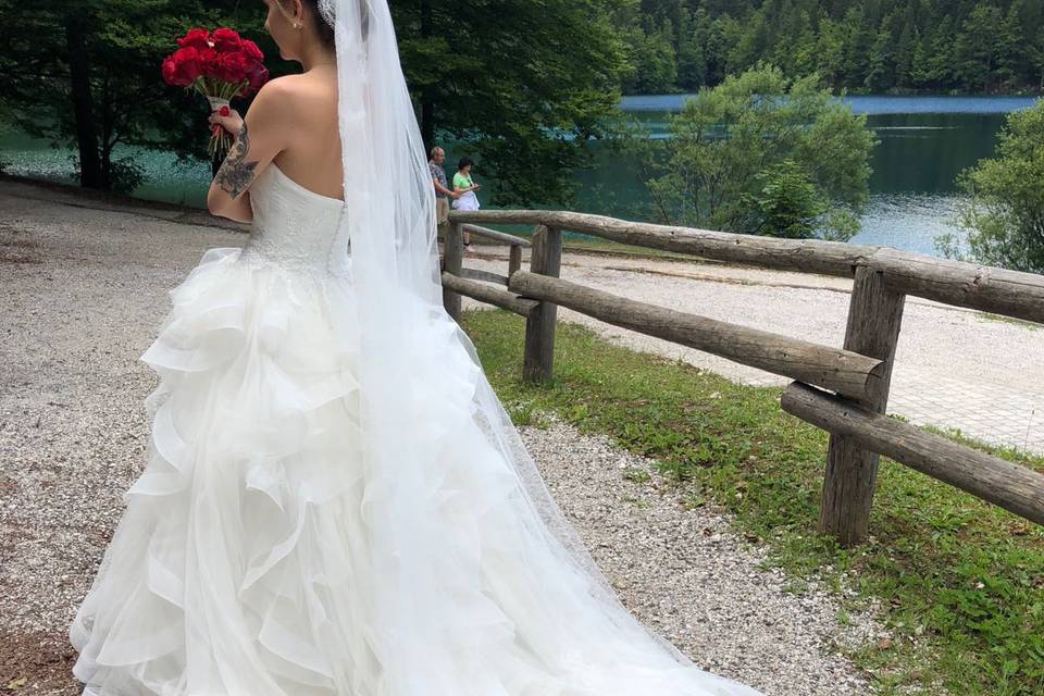 Sposa al lago