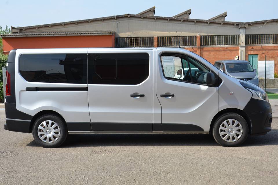 Nissan NV300 - minivan 9posti