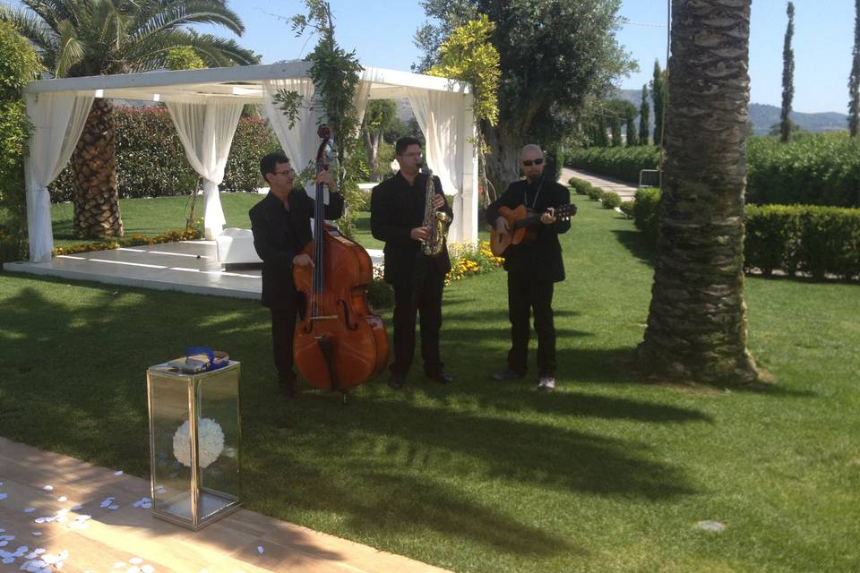 Trio mama casa in campagna