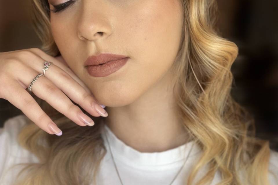 Soft glam look