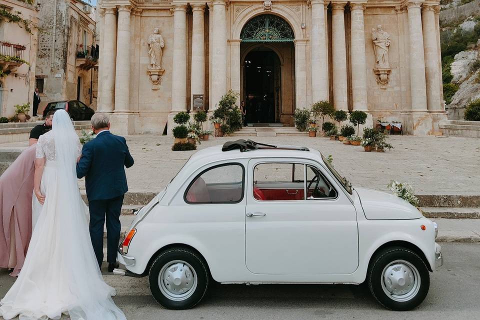 Wedding in fiat 500