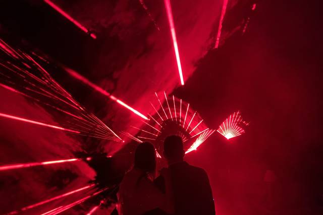 Show laser