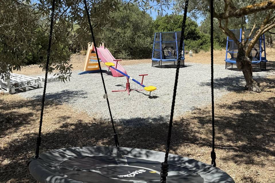 Elaia Family Garden