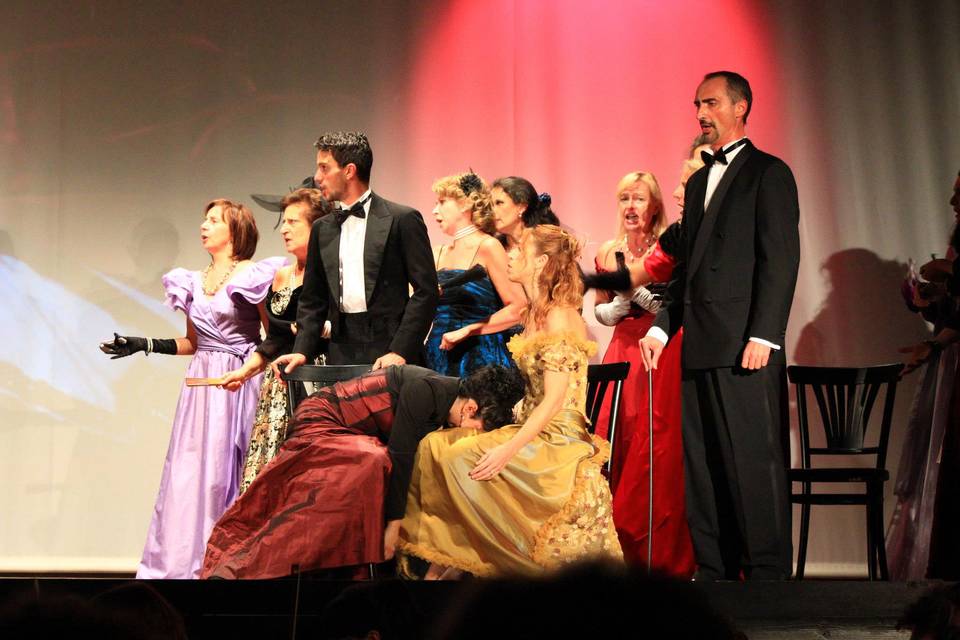 Opera la traviata