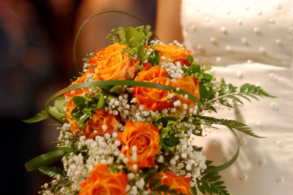 Bouquet con rose arancio