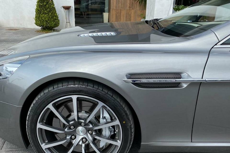 Aston martin rapid s