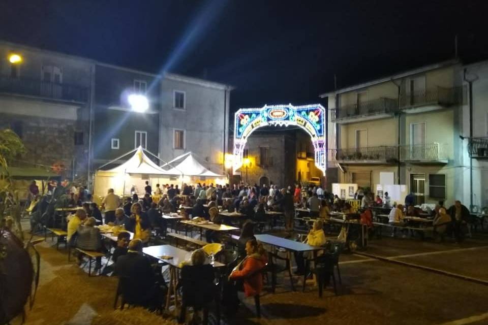 In piazza per la sagra