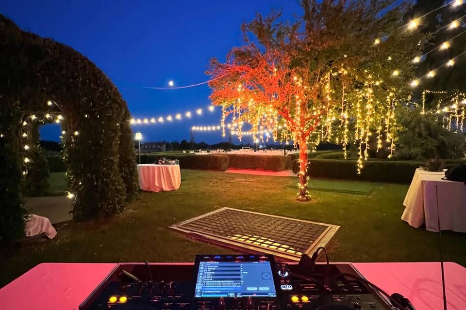 Dj + illuminazione castello