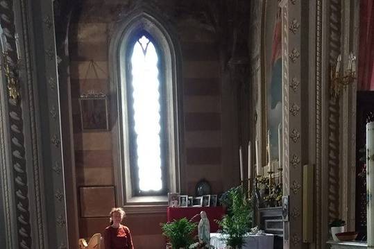 Musica d'arpa in Chiesa.