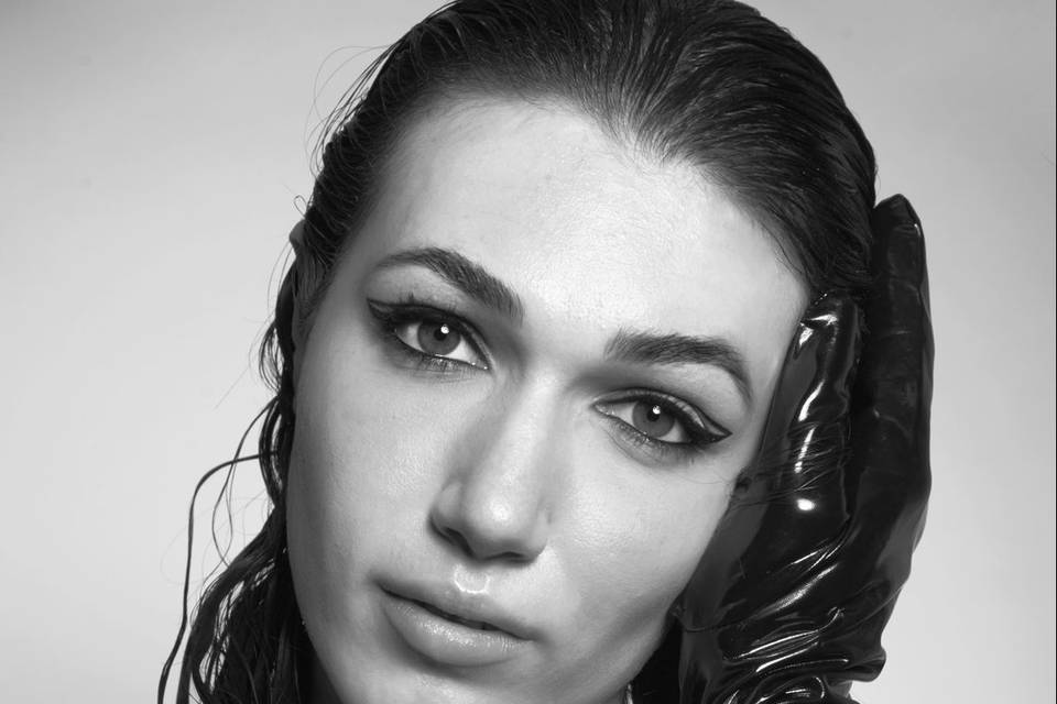 Bold Eye-Liner